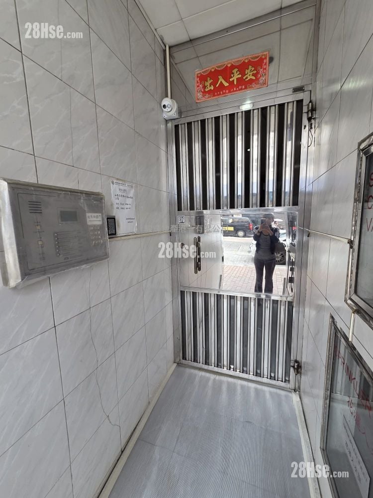 Strong Good Building Rental 1 Bedroom , 1 Bathroom 268 ft²