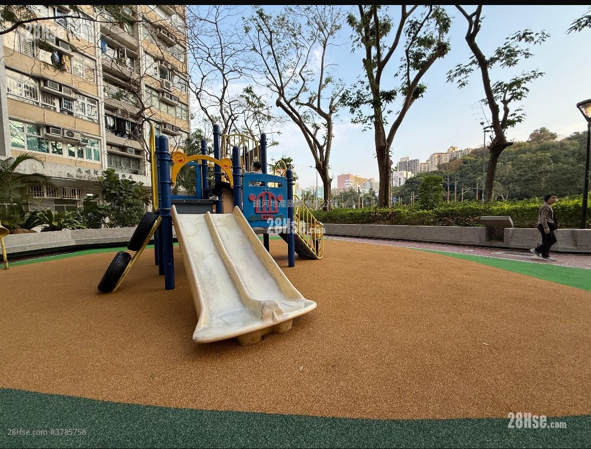 Siu Kwai Court Sell 3 Bedrooms , 1 Bathroom 544 ft²