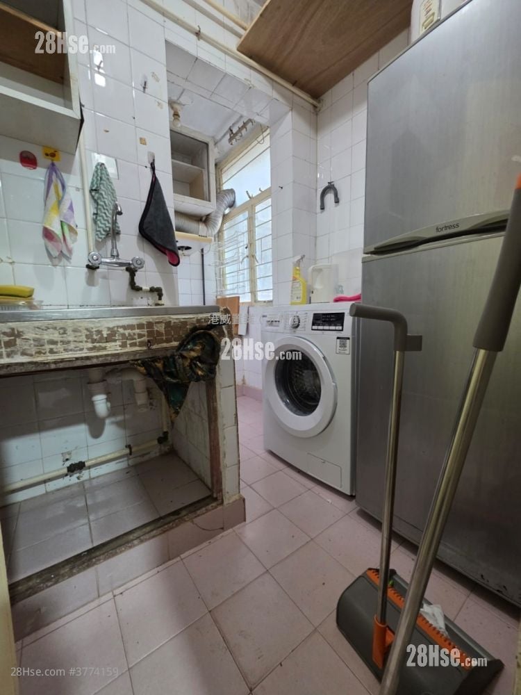 李郑屋邨 售盘 2 房 428 平方尺