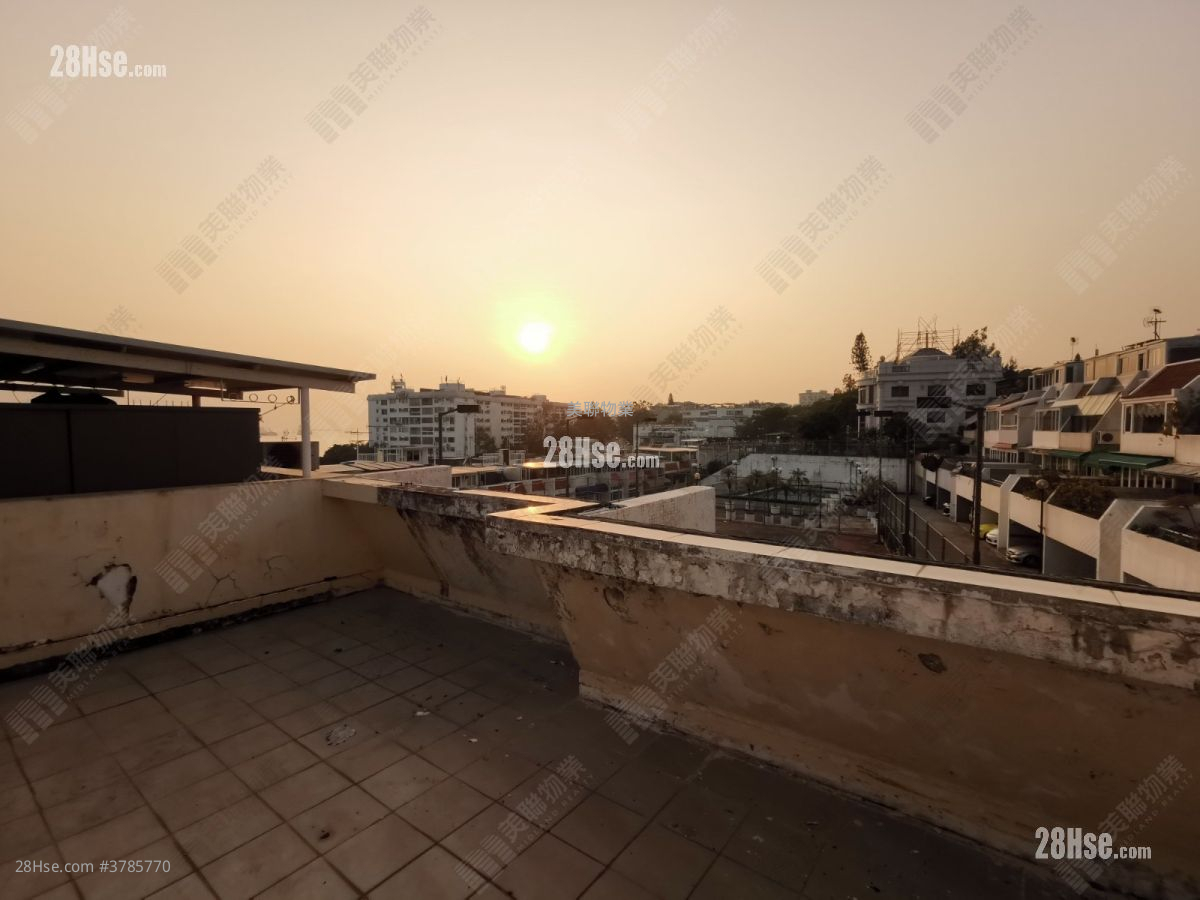 青丽湾别墅 售盘 1,371 平方尺