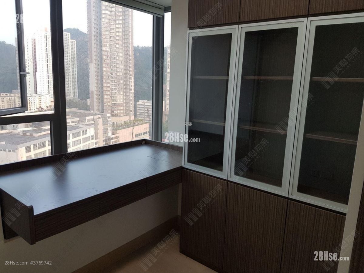 Peninsula East 售盘 4 房 , 3 浴室 999 平方尺