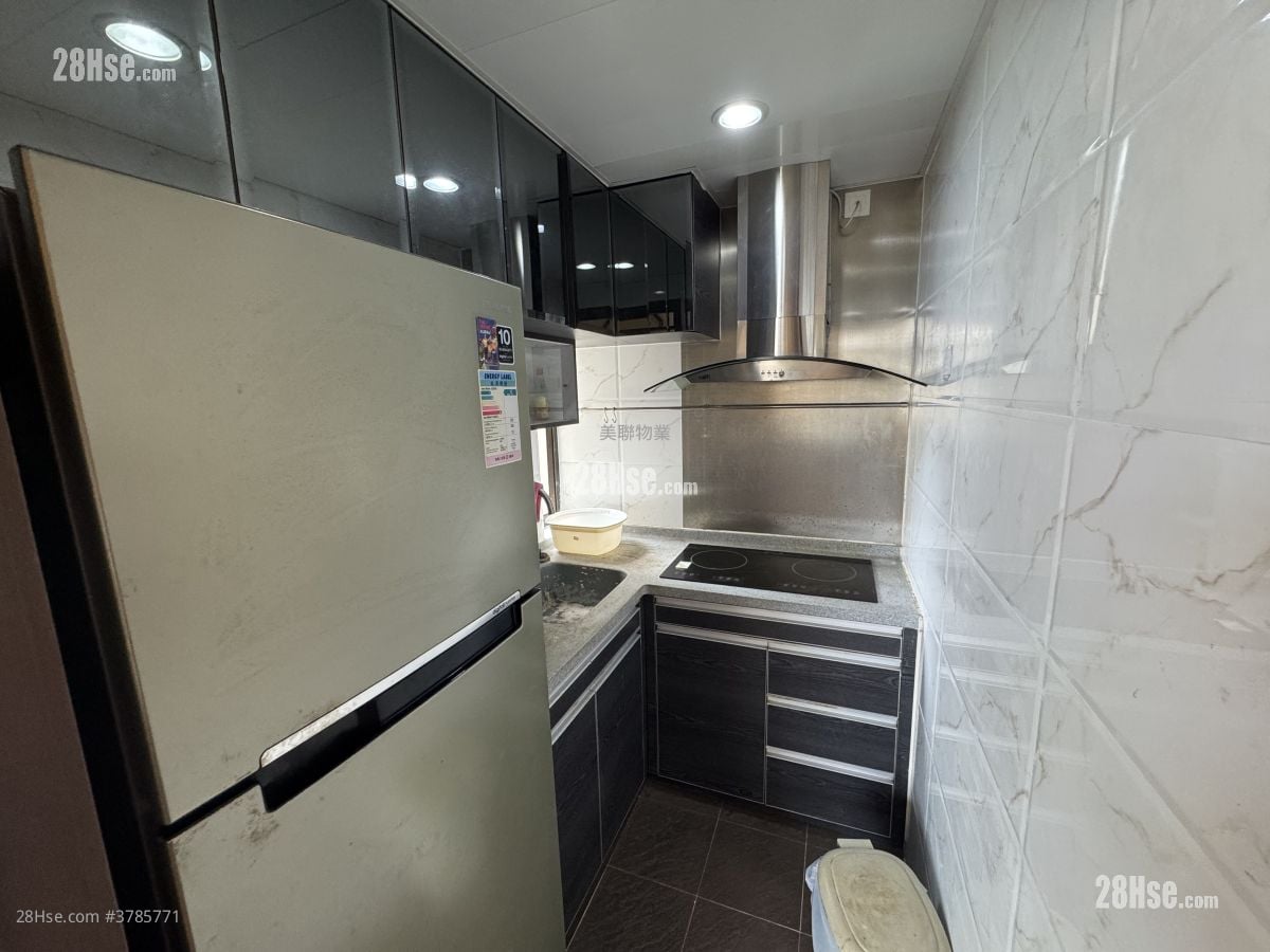 Luk Yeung Sun Chuen Sell 2 Bedrooms 475 ft²