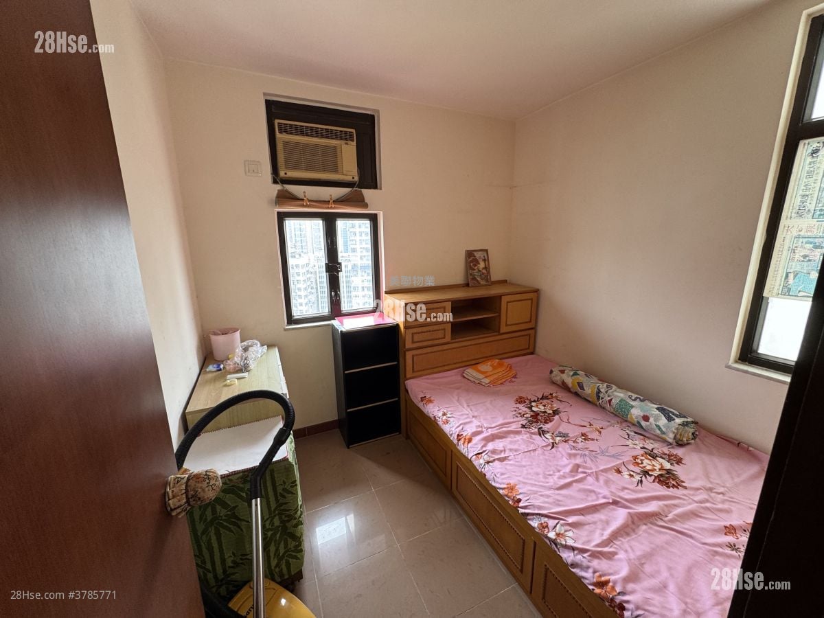 Luk Yeung Sun Chuen Sell 2 Bedrooms 475 ft²