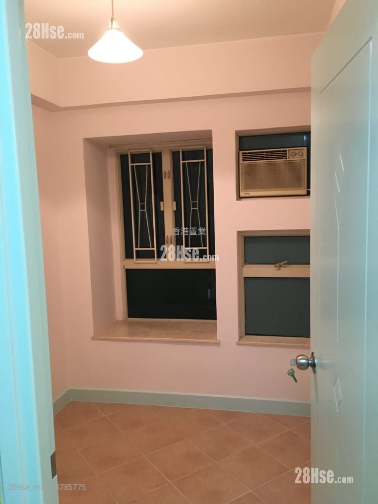 Fairview Garden Sell 2 Bedrooms , 1 Bathroom 306 ft²