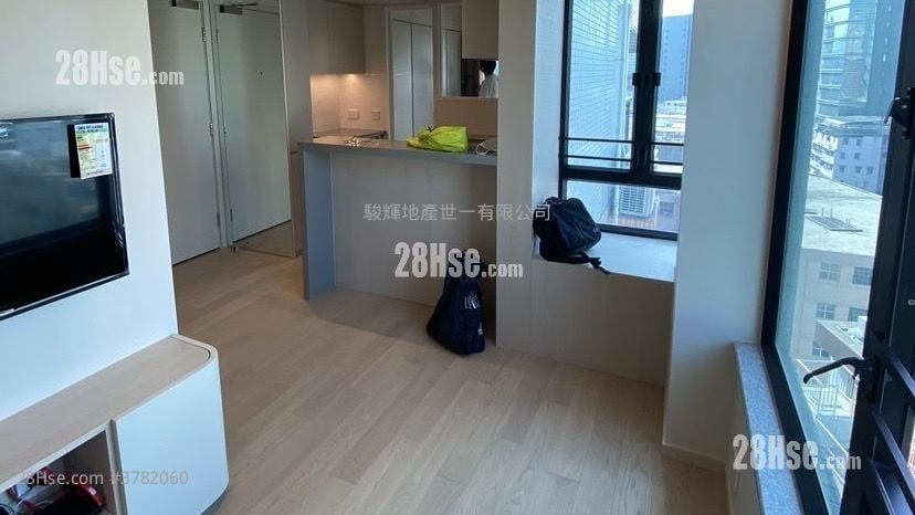 City 18 Sell 1 Bedroom , 1 Bathroom 319 ft²