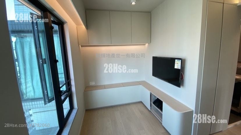 City 18 Sell 1 Bedroom , 1 Bathroom 319 ft²