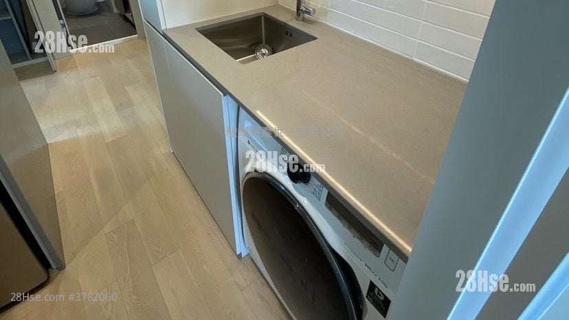 City 18 Sell 1 Bedroom , 1 Bathroom 319 ft²