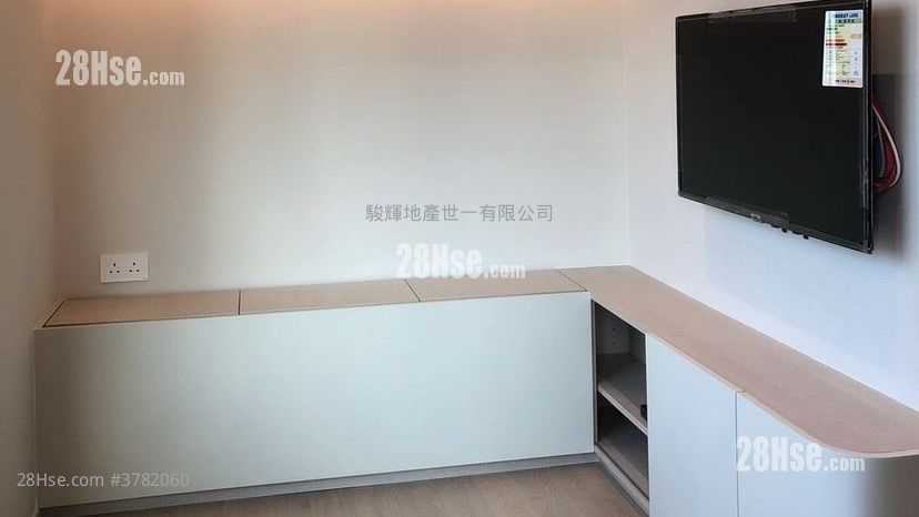 City 18 Sell 1 Bedroom , 1 Bathroom 319 ft²