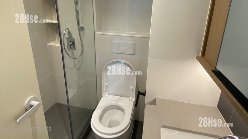 City 18 Sell 1 Bedroom , 1 Bathroom 319 ft²