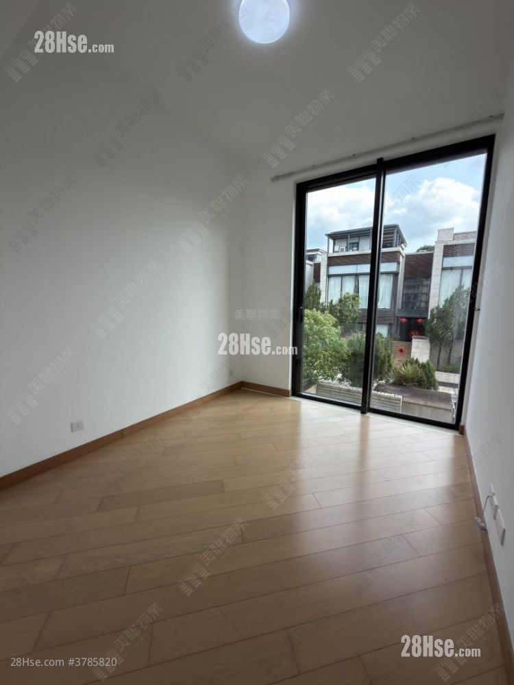 living room: Valais Rental 3 Bedrooms , 4 Bathrooms 1,576 ft²