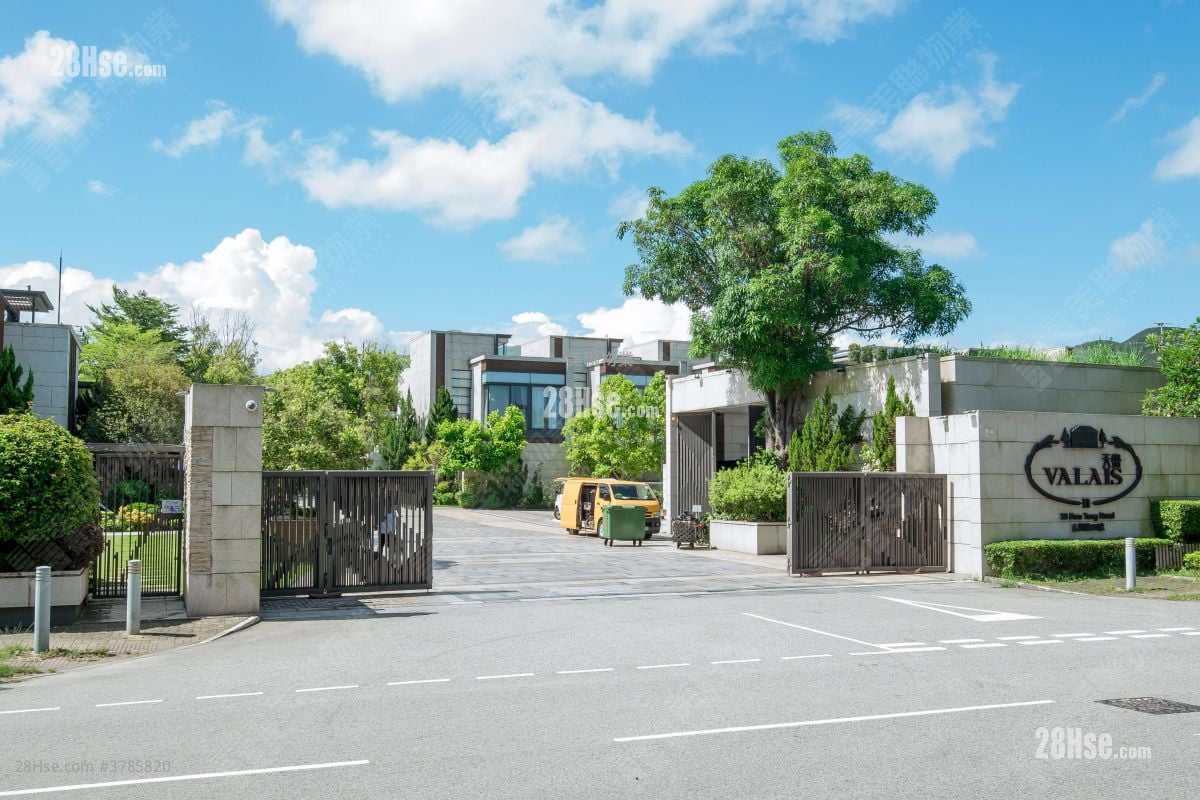 main door: Valais Rental 3 Bedrooms , 4 Bathrooms 1,576 ft²