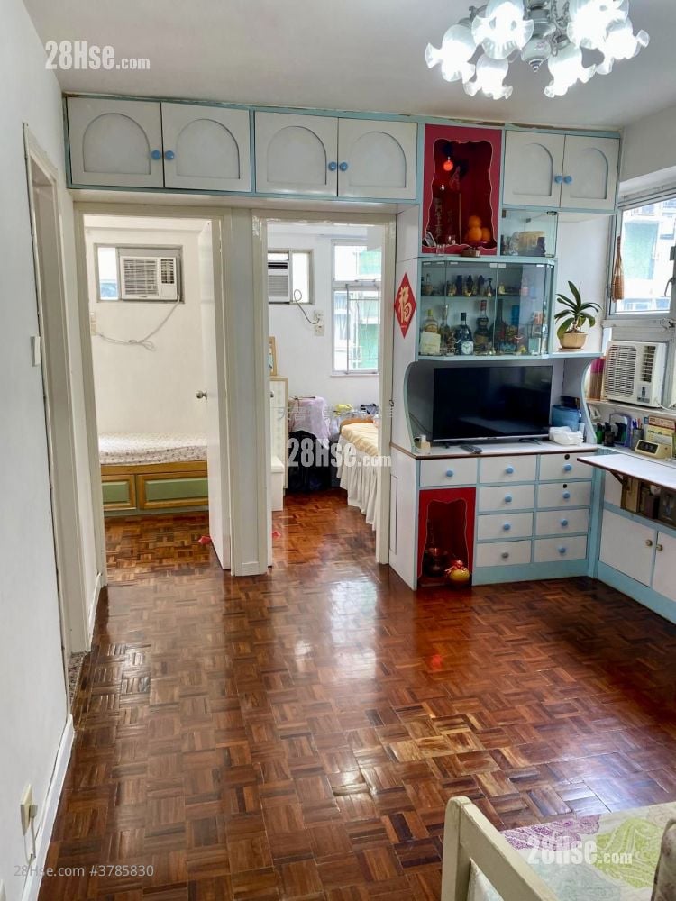 Wyler Garden Sell 2 Bedrooms , 1 Bathroom 336 ft²