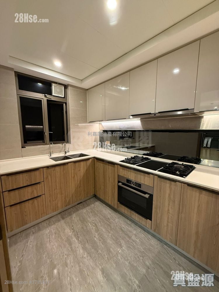 Centra Horizon Rental 3 Bedrooms , 2 Bathrooms 1,033 ft²