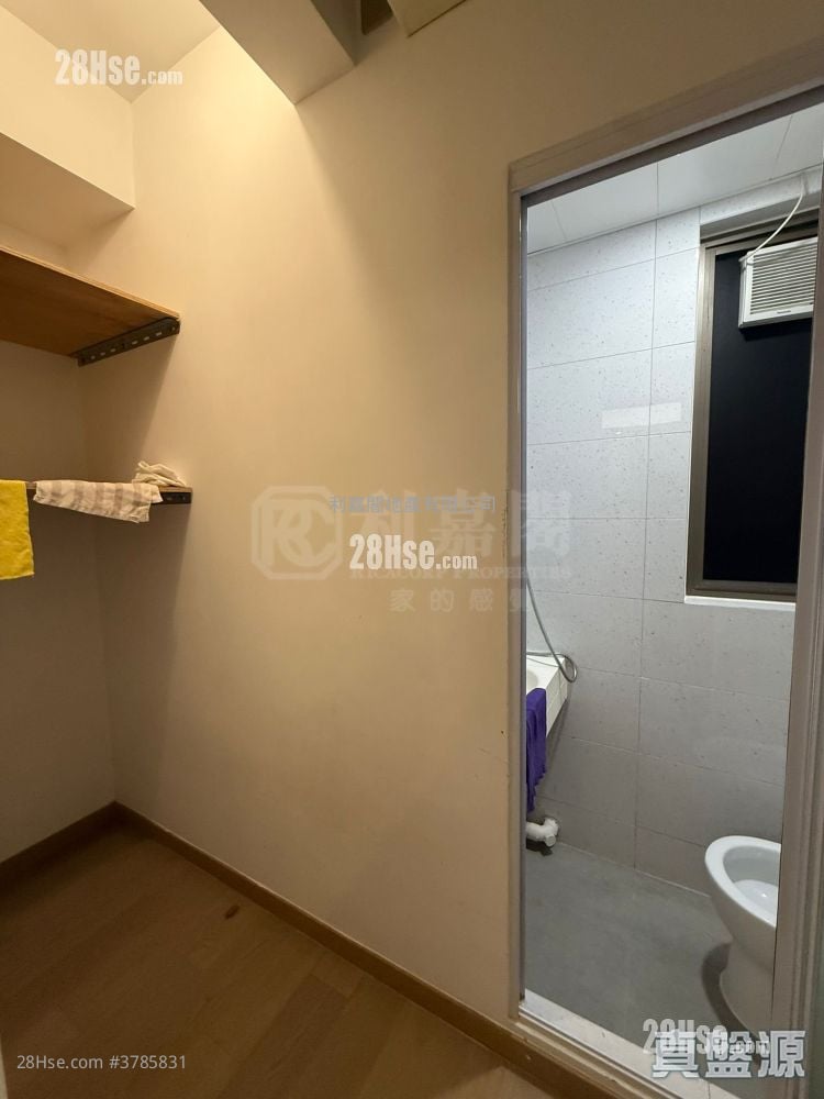 Centra Horizon Rental 3 Bedrooms , 2 Bathrooms 1,033 ft²