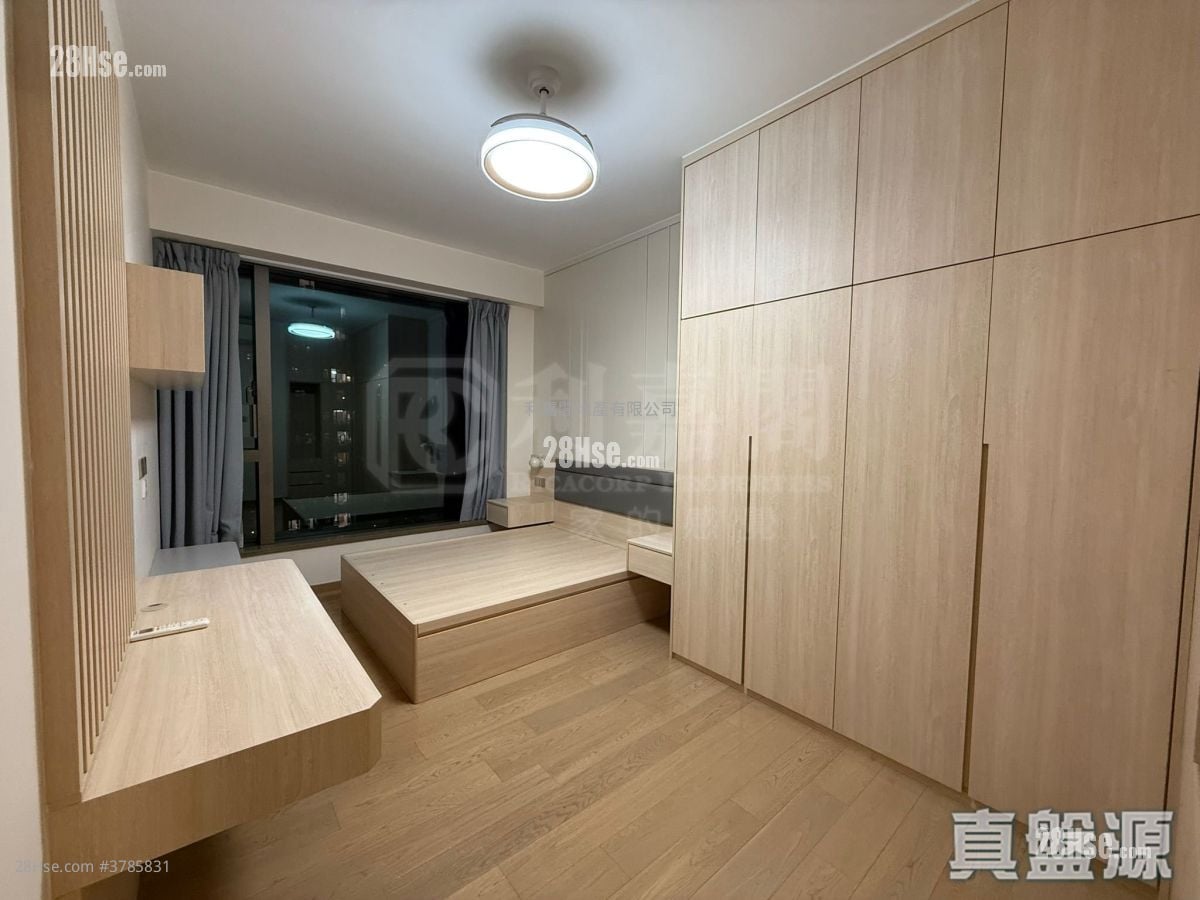 Centra Horizon Rental 3 Bedrooms , 2 Bathrooms 1,033 ft²