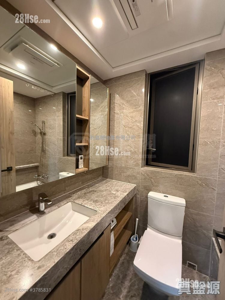 Centra Horizon Rental 3 Bedrooms , 2 Bathrooms 1,033 ft²