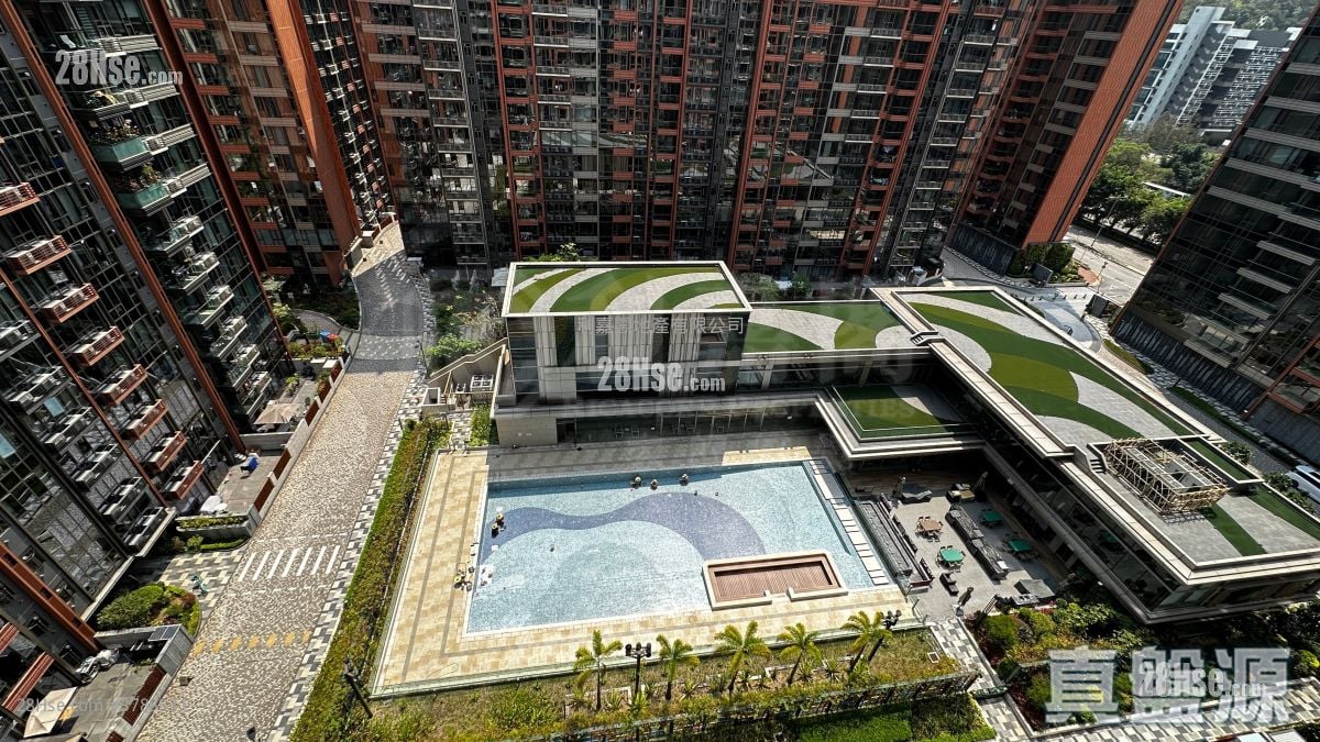 Centra Horizon Rental 3 Bedrooms , 2 Bathrooms 1,033 ft²