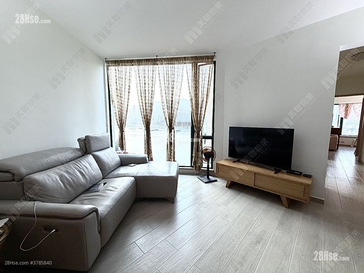 Villa Esplanada Sell 3 Bedrooms , 2 Bathrooms 829 ft²