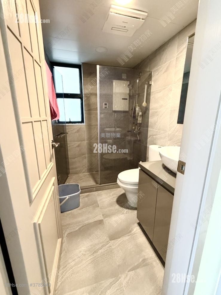 Villa Esplanada Sell 3 Bedrooms , 2 Bathrooms 829 ft²