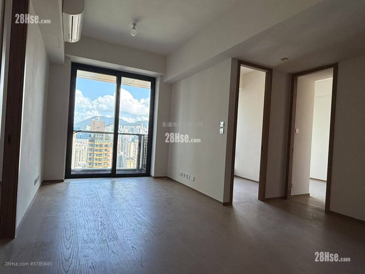 Onmantin Rental 3 Bedrooms , 3 Bathrooms 757 ft²