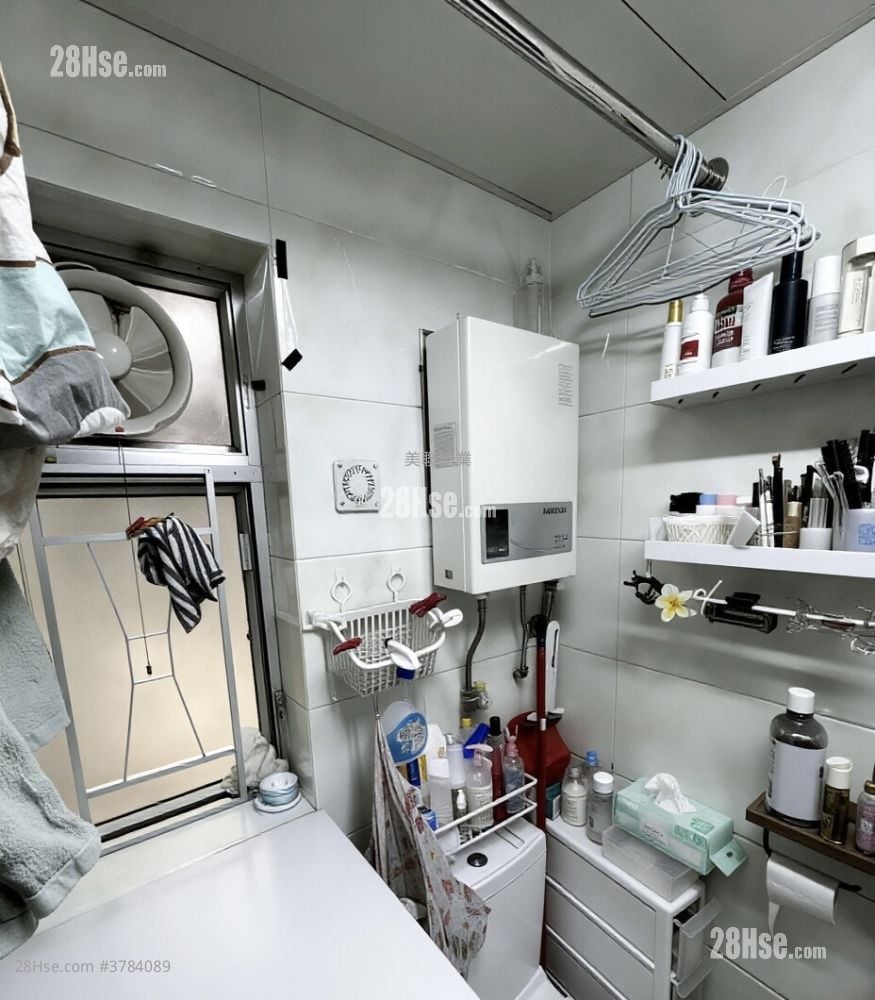 景峰花园 售盘 2 房 , 1 浴室 400 平方尺