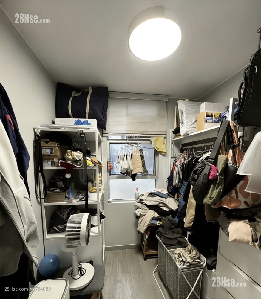 景峰花园 售盘 2 房 , 1 浴室 400 平方尺