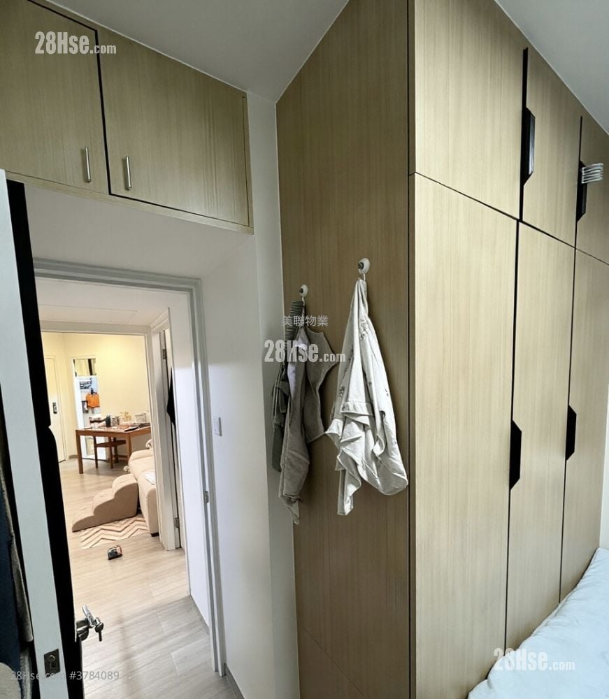 景峰花园 售盘 2 房 , 1 浴室 400 平方尺