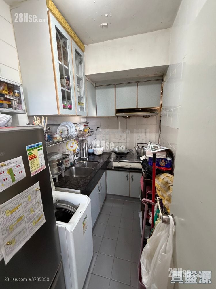 Uptown Plaza Sell 3 Bedrooms , 2 Bathrooms 617 ft²