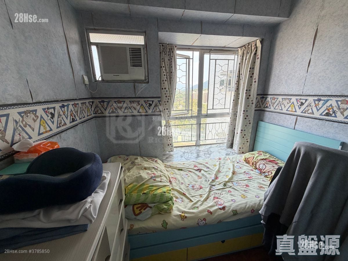 Uptown Plaza Sell 3 Bedrooms , 2 Bathrooms 617 ft²