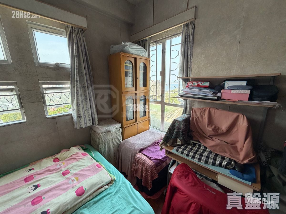 Uptown Plaza Sell 3 Bedrooms , 2 Bathrooms 617 ft²