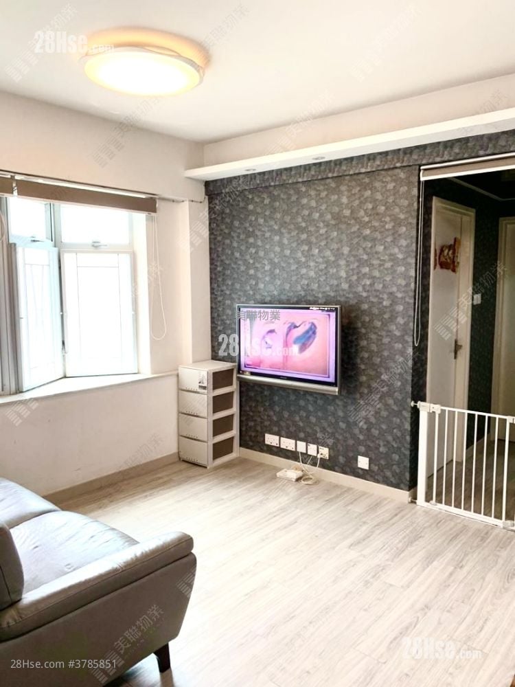 Mayfair Gardens Sell 3 Bedrooms , 1 Bathroom 564 ft²