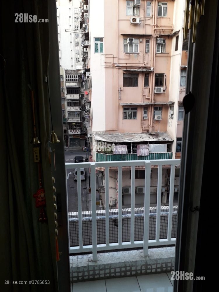 Kellet Court Sell 2 Bedrooms , 1 Bathroom 296 ft²