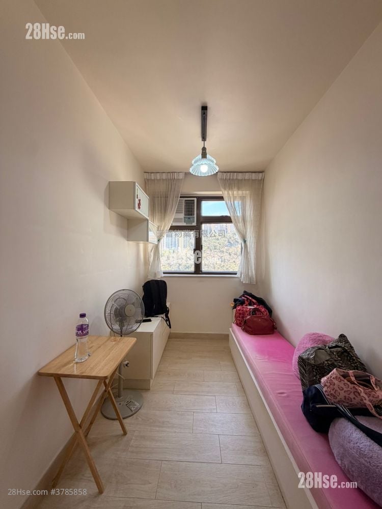 Faerie Court Sell 2 Bedrooms , 1 Bathroom 309 ft²