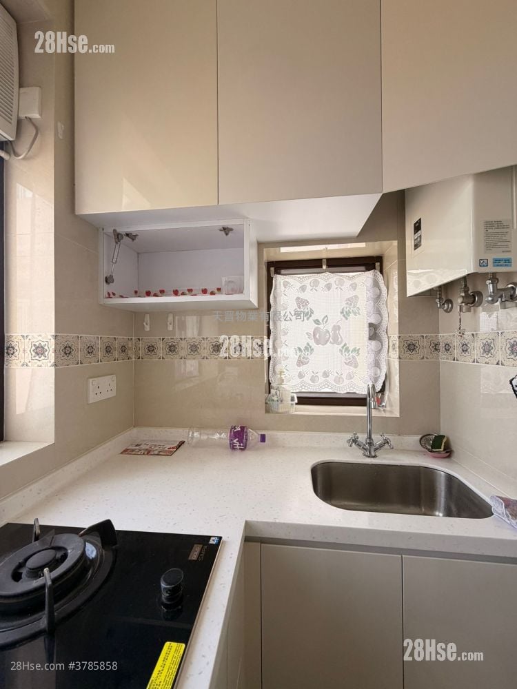 Faerie Court Sell 2 Bedrooms , 1 Bathroom 309 ft²