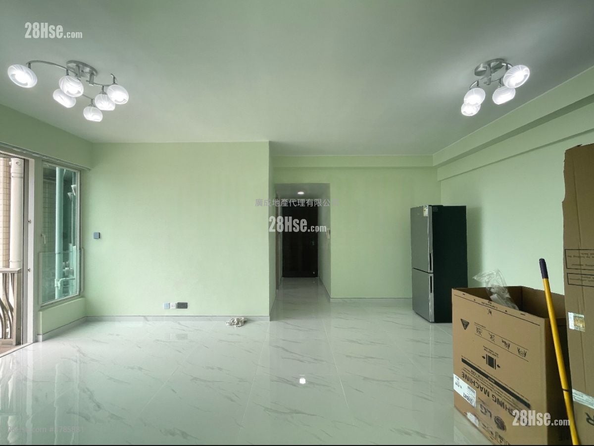 Le Prestige Rental 4 Bedrooms , 2 Bathrooms 977 ft²