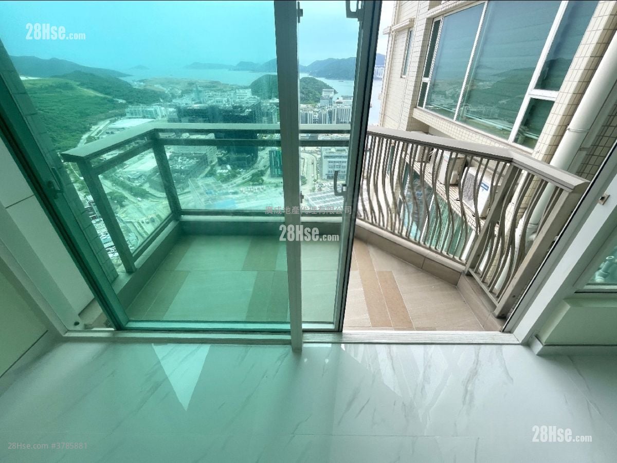 Le Prestige Rental 4 Bedrooms , 2 Bathrooms 977 ft²