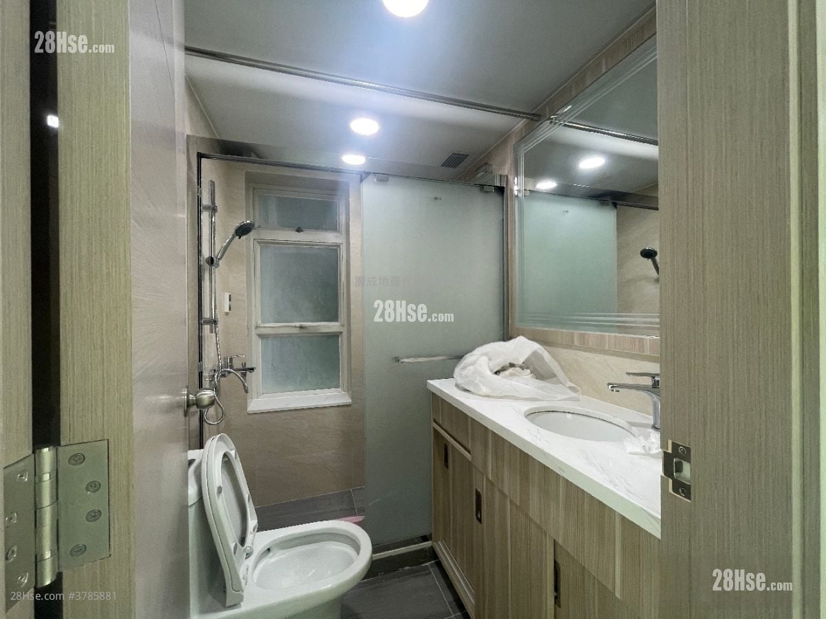 Le Prestige Rental 4 Bedrooms , 2 Bathrooms 977 ft²