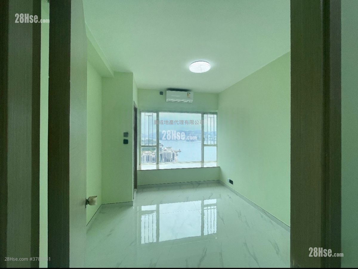 Le Prestige Rental 4 Bedrooms , 2 Bathrooms 977 ft²