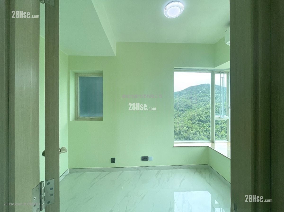 Le Prestige Rental 4 Bedrooms , 2 Bathrooms 977 ft²