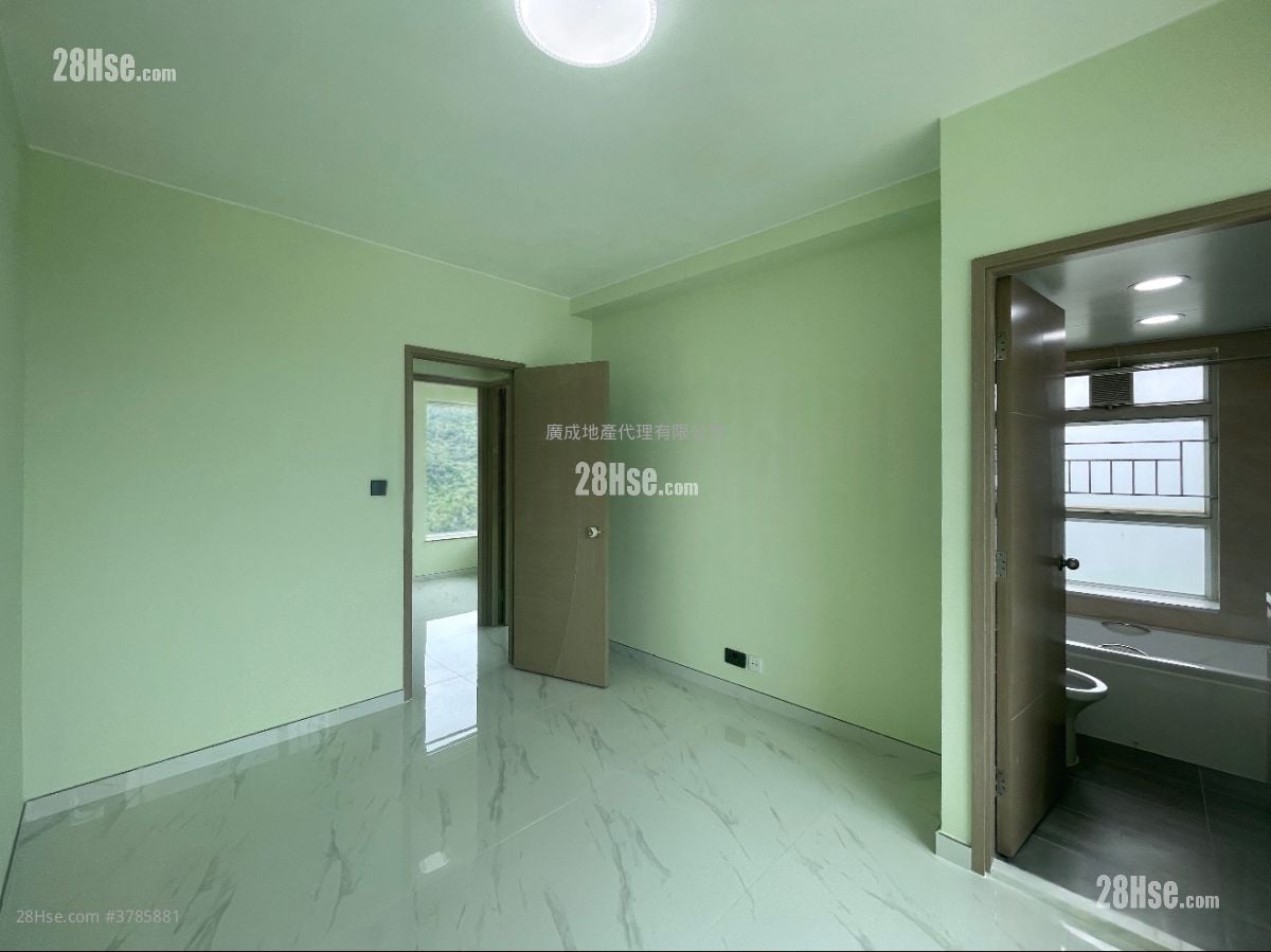 Le Prestige Rental 4 Bedrooms , 2 Bathrooms 977 ft²