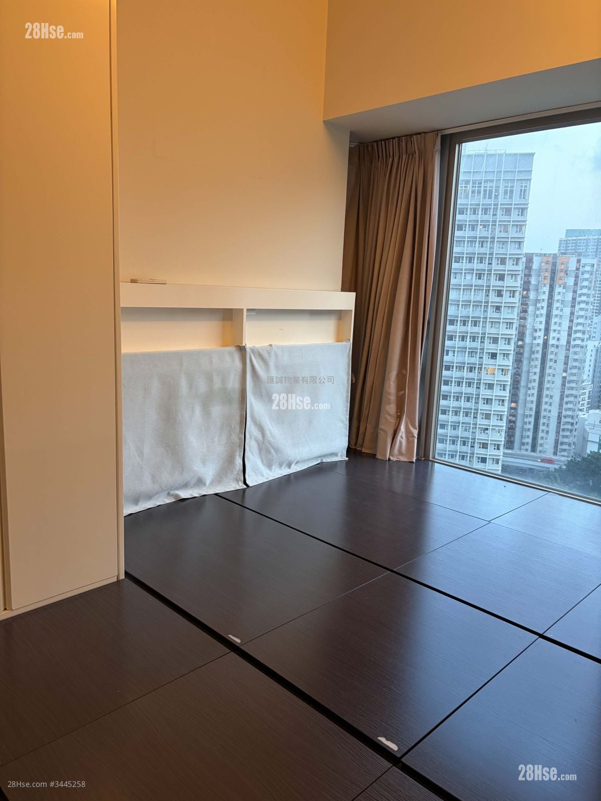 Chatham Gate Rental 2 Bedrooms , 1 Bathroom 550 ft²