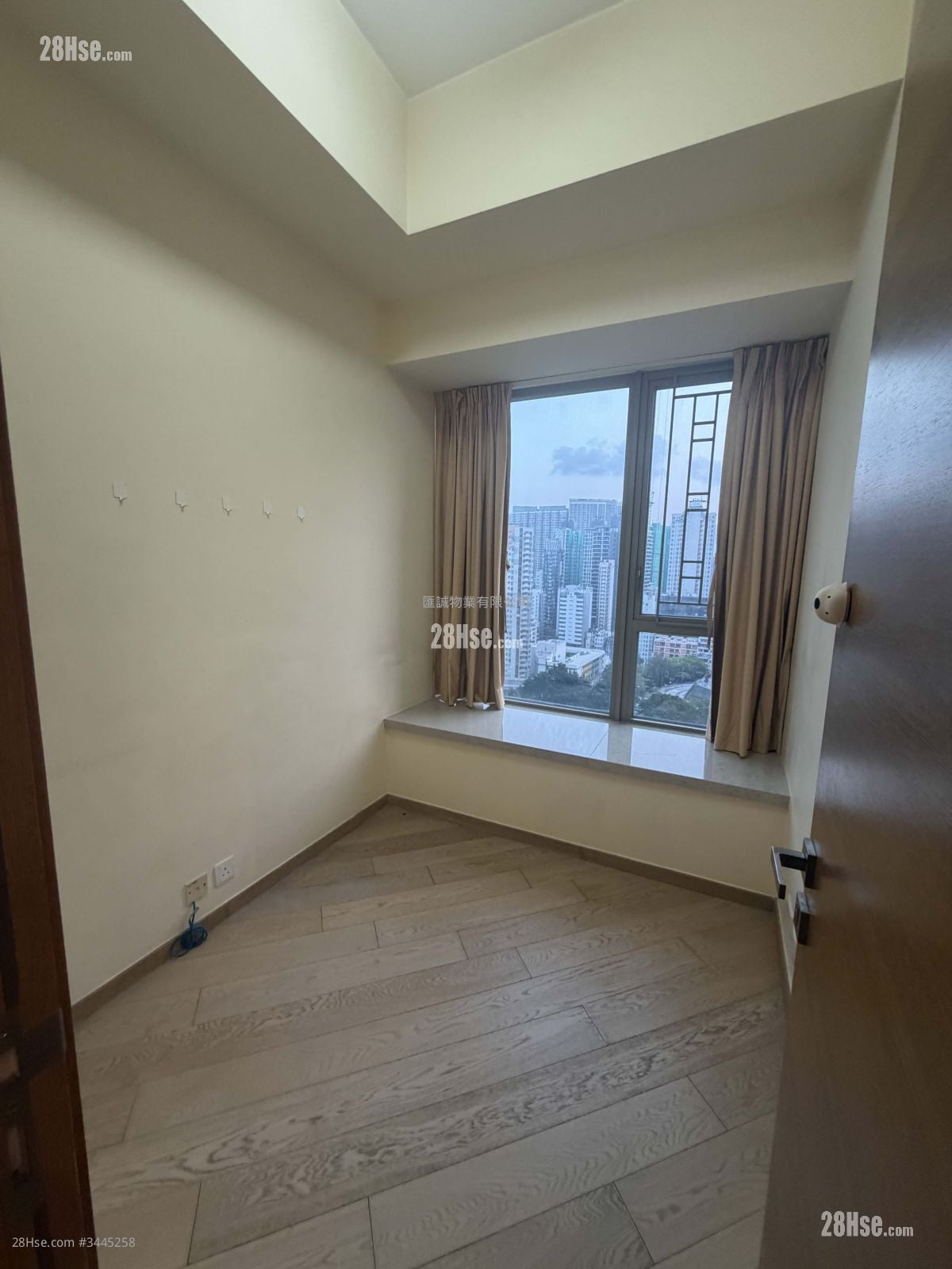 Chatham Gate Rental 2 Bedrooms , 1 Bathroom 550 ft²