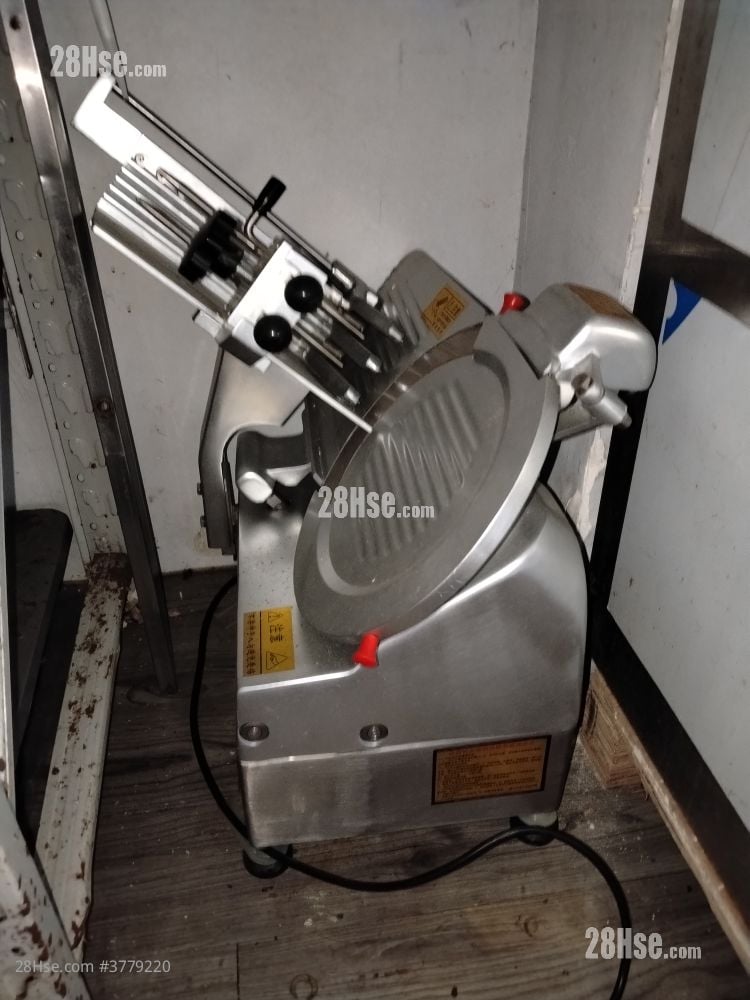 Kingley Industrial Building Rental 1,300 ft²