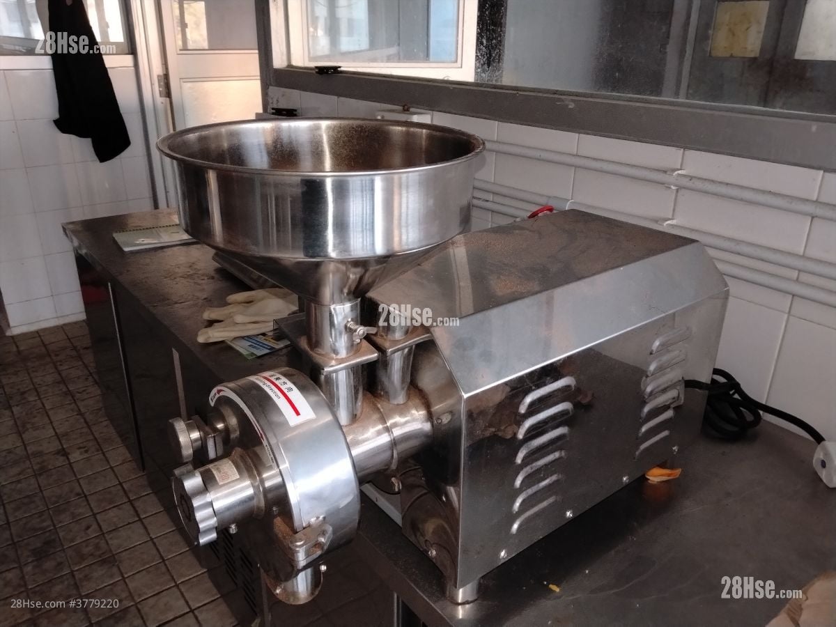 Kingley Industrial Building Rental 1,300 ft²