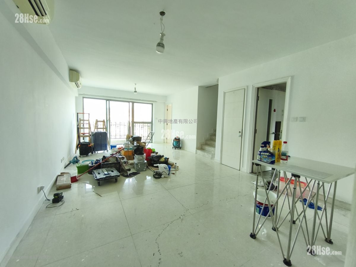 Le Chateau Rental 4 Bedrooms , 4 Bathrooms 1,490 ft²