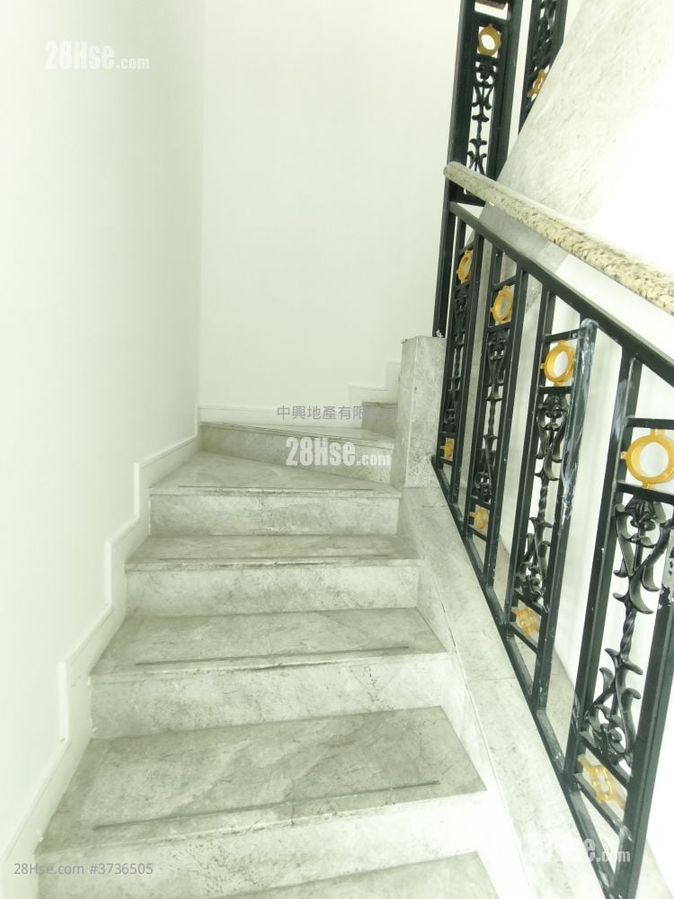 Le Chateau Rental 4 Bedrooms , 4 Bathrooms 1,490 ft²