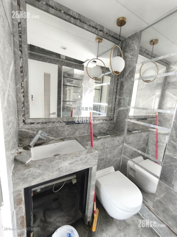 Le Chateau Rental 4 Bedrooms , 4 Bathrooms 1,490 ft²