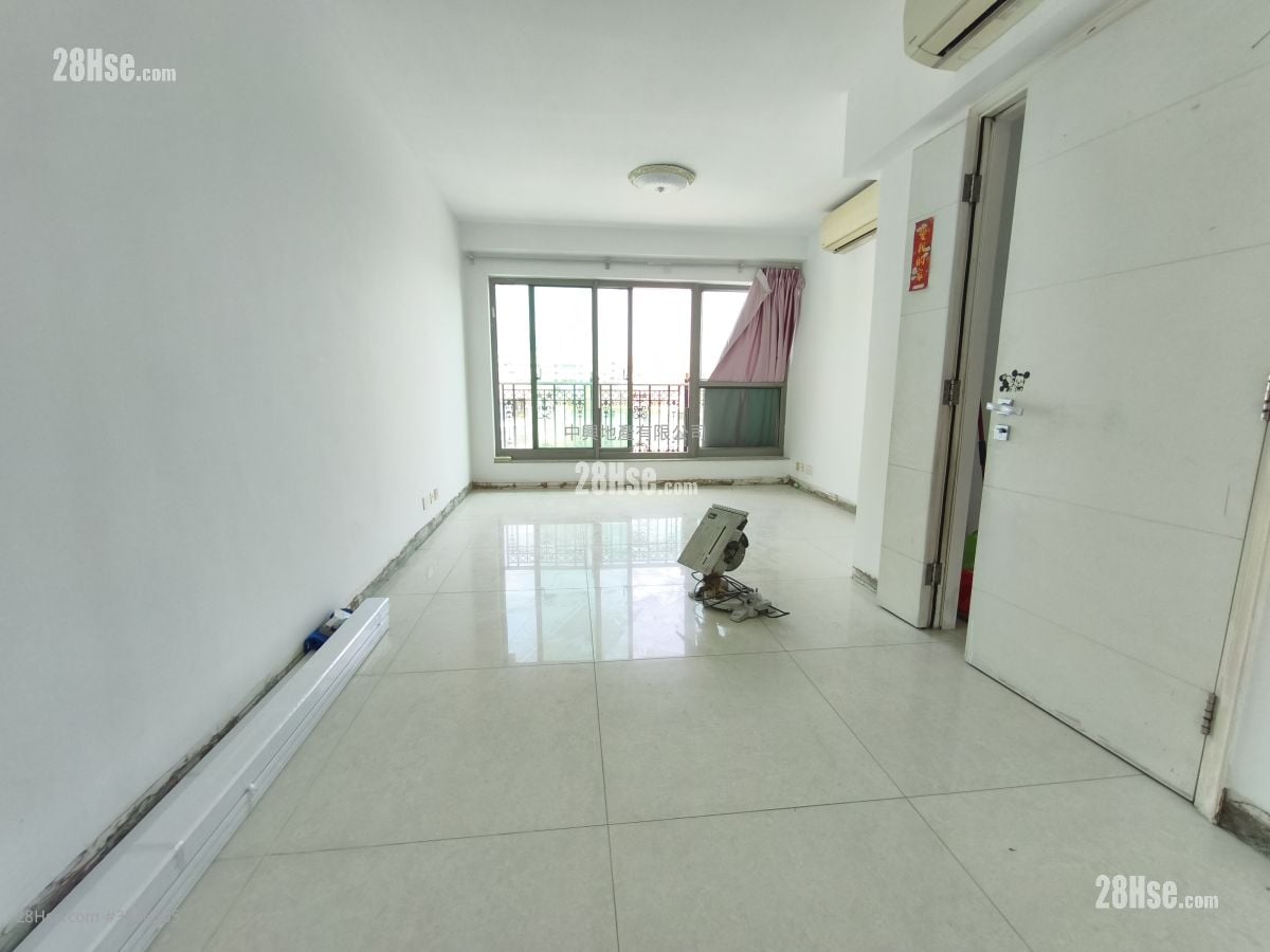 Le Chateau Rental 4 Bedrooms , 4 Bathrooms 1,490 ft²