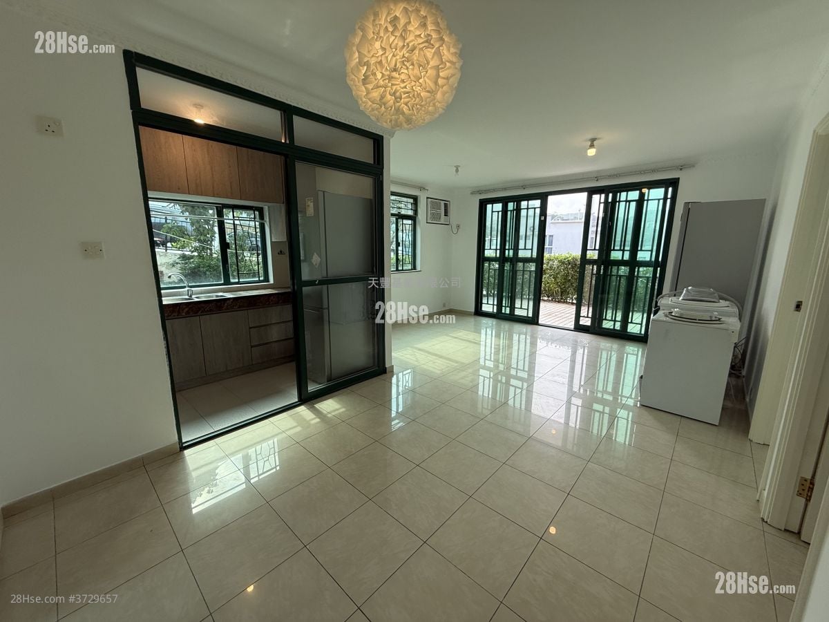 Mau Po Rental 4 Bedrooms , 1 Bathroom 700 ft²