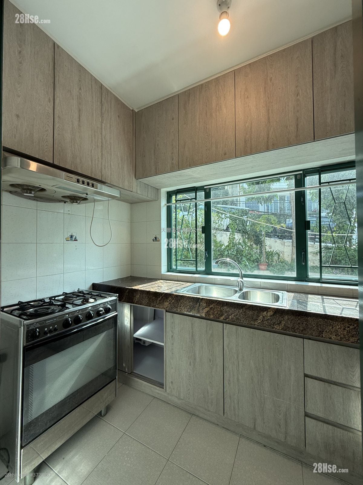 Mau Po Rental 4 Bedrooms , 1 Bathroom 700 ft²